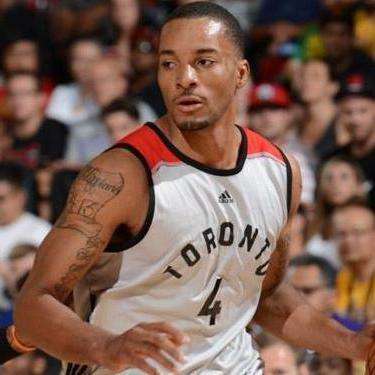 通过社交媒 通过社交媒